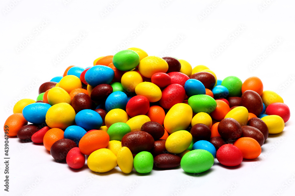 caramelos de chocolates recubiertos de colores de frente mas nitidez caramelos de chocolates recubiertos de colores de frente mas nitidez