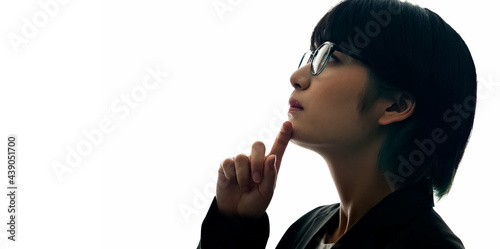 考える、上向き、希望、成長、挑戦、チャレンジ、向上心、前向き 