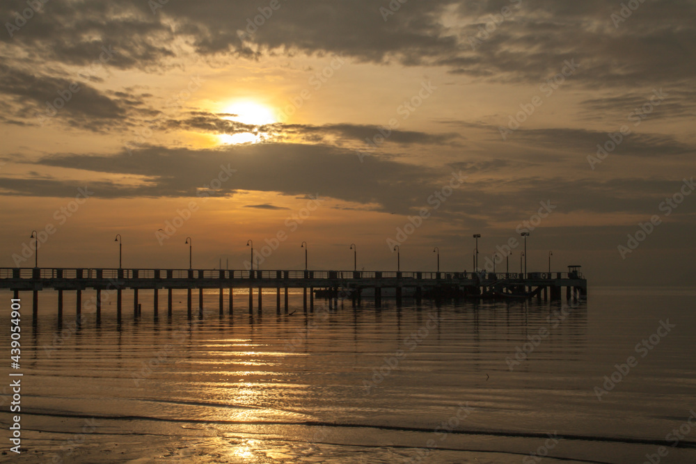 Obraz premium sunset at the beach