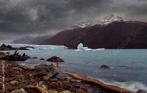 South America. Argentina.  Santa Cruz Province. Patagonia. .Glaciers National Park (Parque Nacional de los Glaciars).Andes Mountains. Lake Argentino. Glacier PERITO MORENO..Photo: ANGELO CAVALLI photo