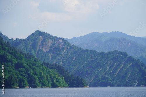 奥只見湖から見える山々1