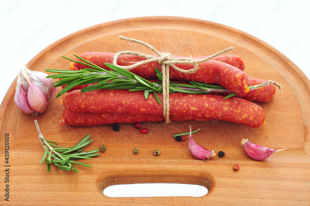 Smoked sausage with rosemary, peppercorns and garlic
Smoked sausage with rosemary, peppercorns and garlic