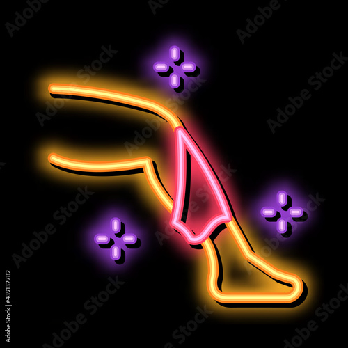 leg smooth skin neon light sign vector. Glowing bright icon leg smooth skin sign. transparent symbol illustration