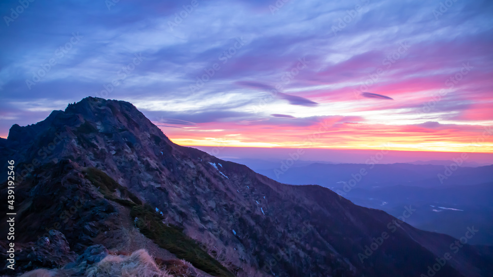 Obraz premium 八ヶ岳連峰 稜線から望むご来光