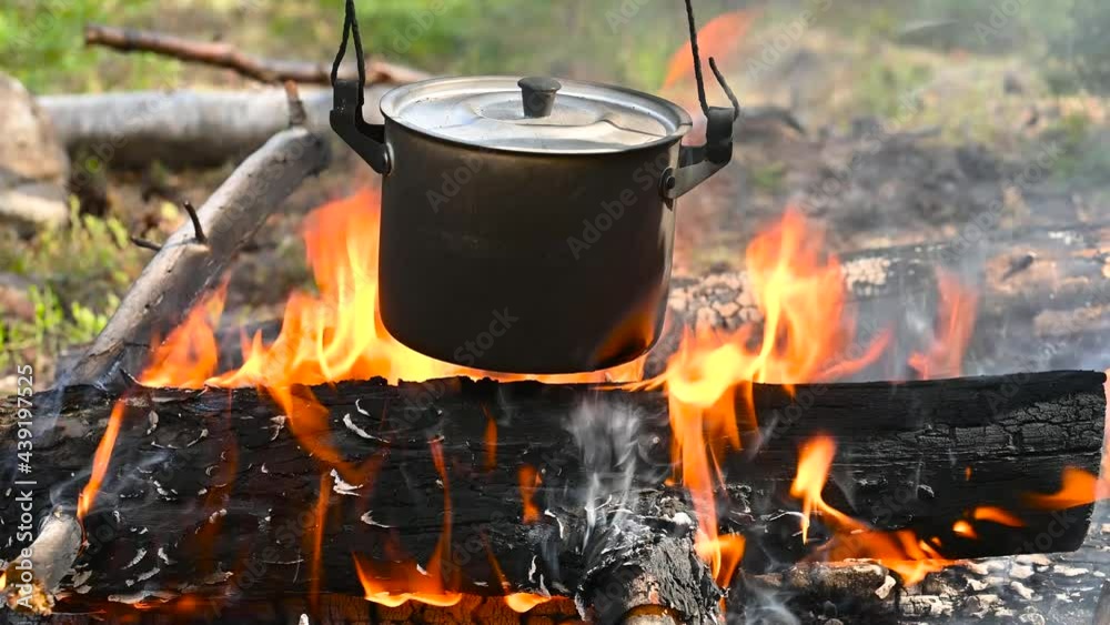 bowler hat close-up, bushcraft, outdoor, survival bowler hat close-up, bushcraft, outdoor, survival