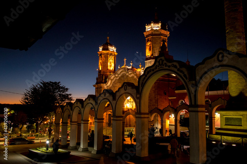 Catedral Santa Basílica Villa Imperial de Noche Potosí Bolivia 