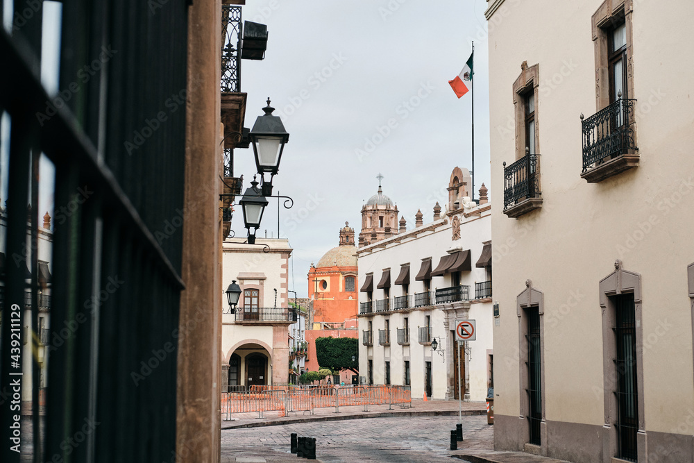 Palacio de la corregidora de gobierno del Estado de Querétaro, iglesias,  plaza de armas en el Centro Histórico Colonial foto de Stock | Adobe Stock