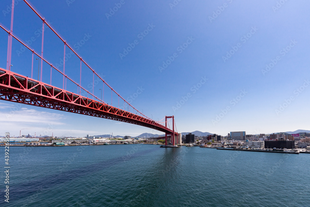 Naklejka premium 若戸大橋と洞海湾の風景 福岡県北九州市