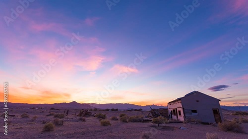 Timelapse 4k -  Death Valley Abandoned Sunset Building