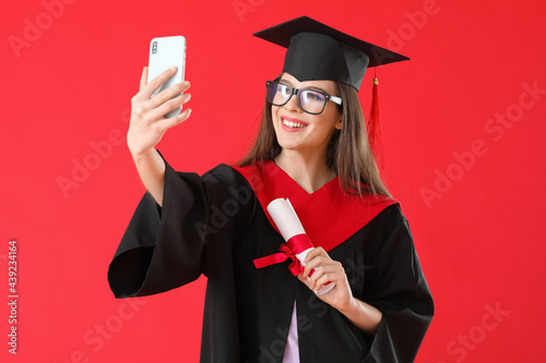 Female graduating student w...