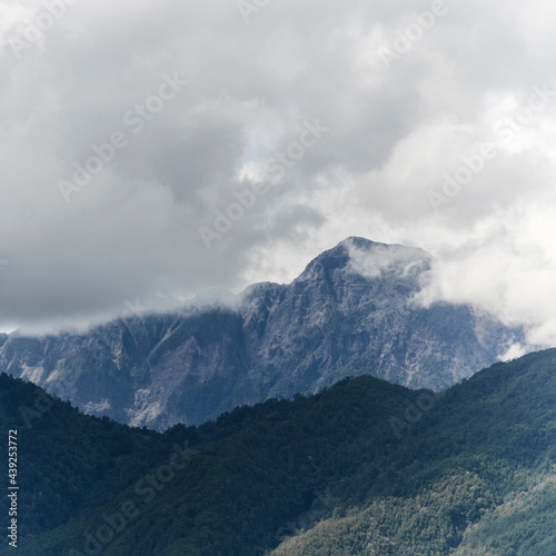 Fototapeta Naklejka Na Ścianę i Meble -  clouds over the mountain