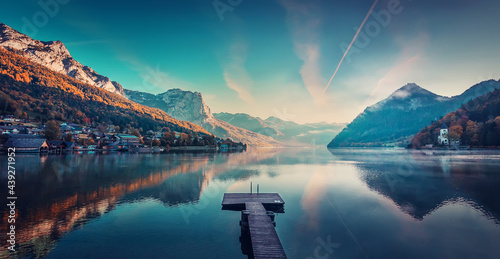 Quadro em tela Impressively beautiful Fairy-tale mountain lake in Austrian Alps