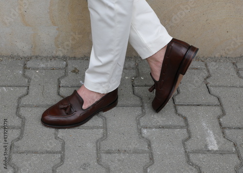 Męskie buty  loafersy. Moda włoska 