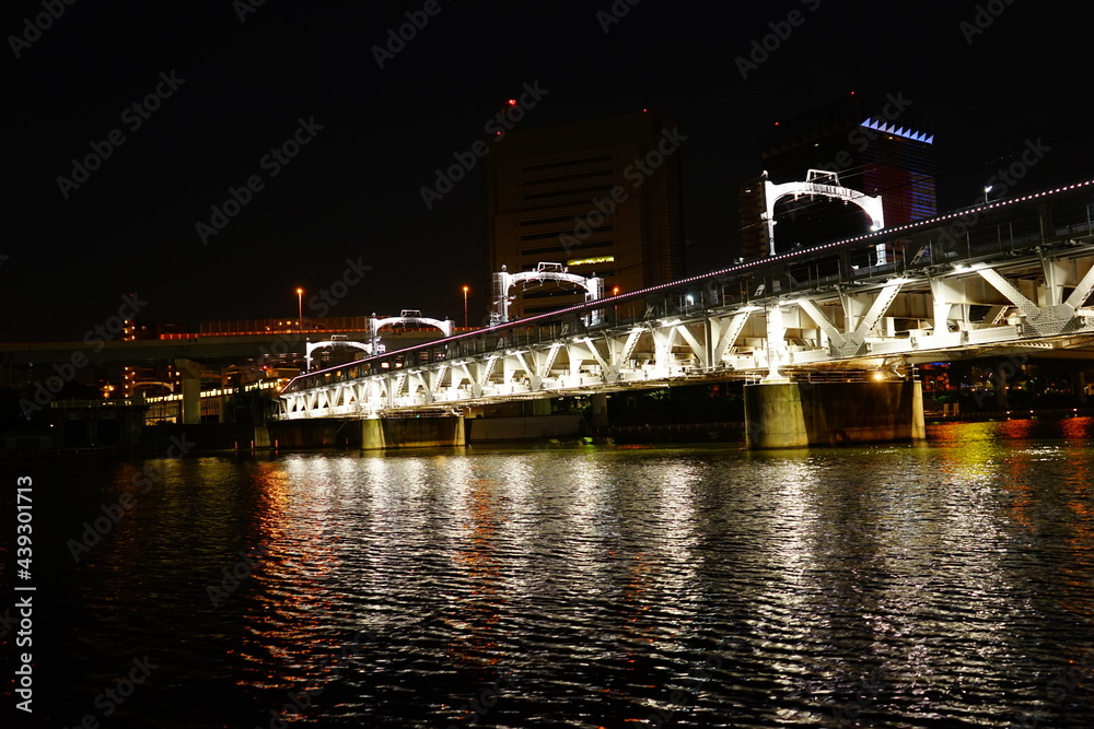 Cityscape of Sumidagawa river at night in Tokyo, Japan - 日本 東京都 隅田川 リバーウォーク 夜景