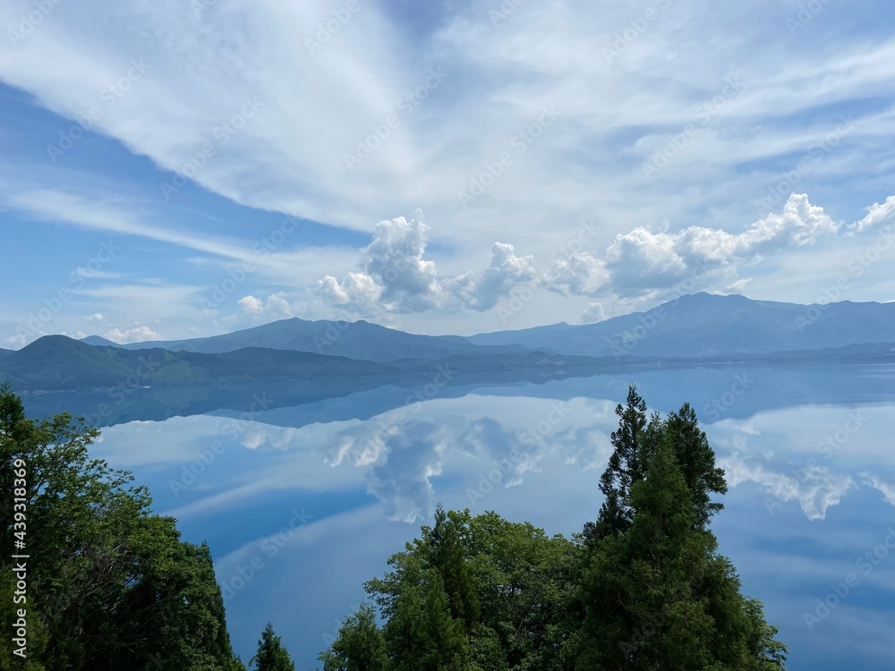 夏の田沢湖　秋田県　自然風景