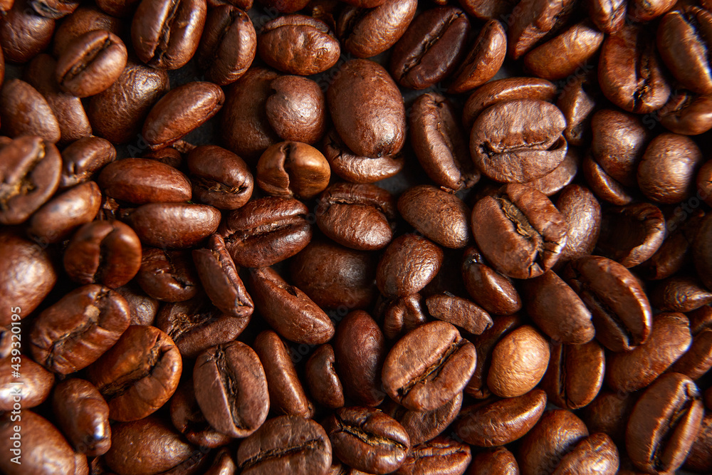 Fototapeta premium Roasted coffee beans in detail
