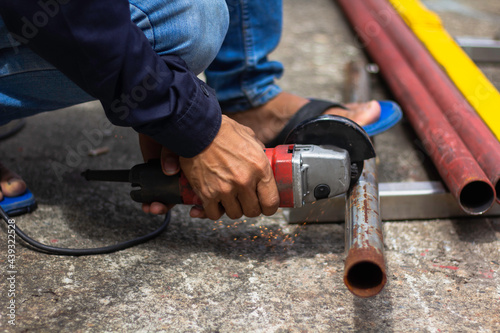 Photography without safety gloves at work
