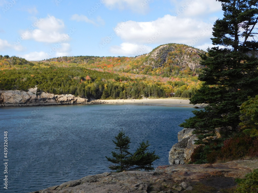 Landscape Photographs of Coastal Maine - Fjords, Autumn Foliage, Mountains, and Forests of Acadia National Park