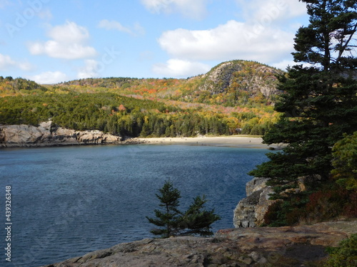 Landscape Photographs of Coastal Maine - Fjords, Autumn Foliage, Mountains, and Forests of Acadia National Park