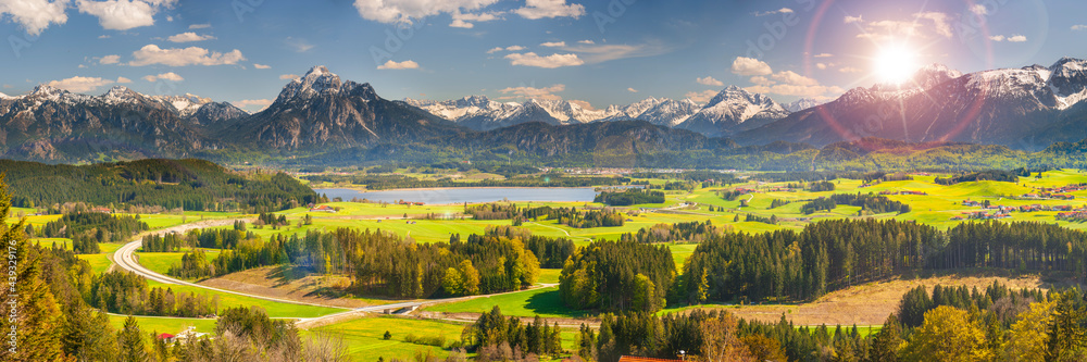 Panorama Landschaft im Allgäu am Forggensee