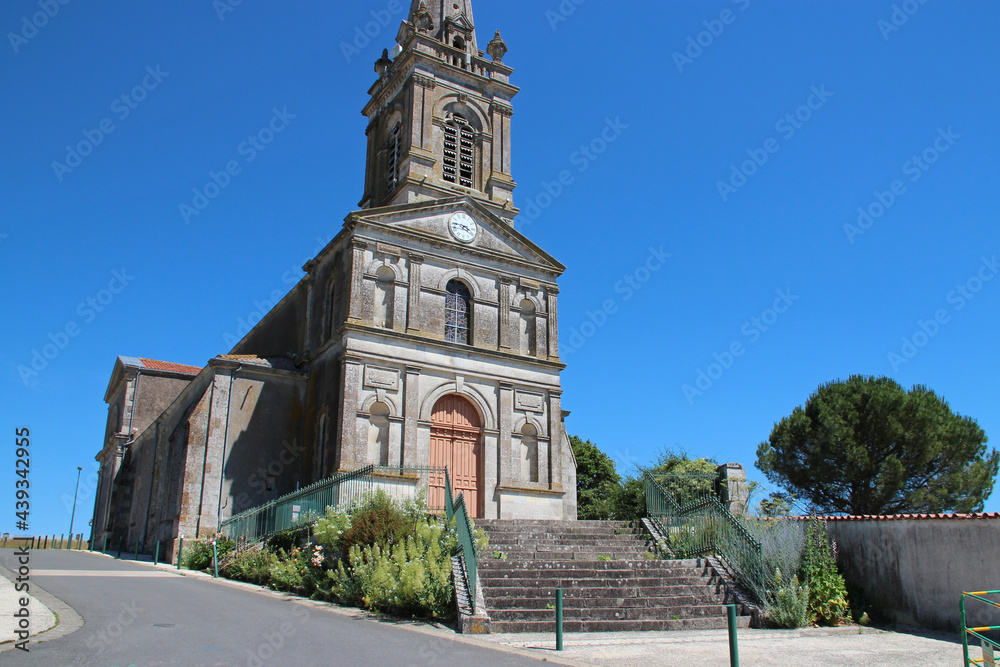 saint-hilaire church in l'île d'elle (france)