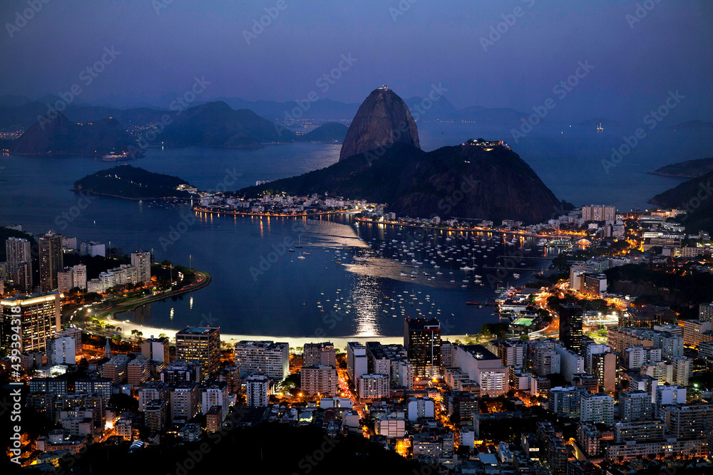 Enseada de Botafogo e Pão de Açúcar vistos