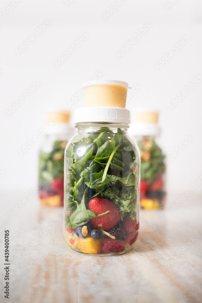 Mango Berry Spinach Salad in a Jar Mango Berry Spinach Salad in a Jar