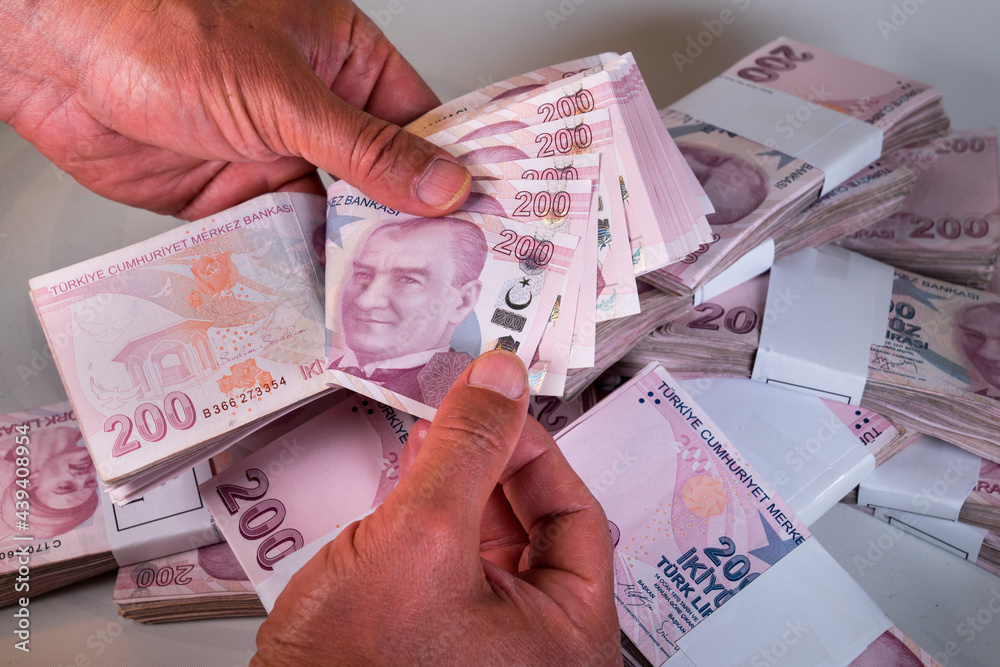 hands-counting-200-lira-banknote-turkish-money-turkish-currency