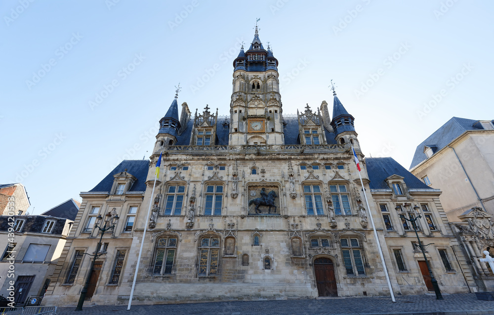The town Hall of Compiegne has an elegant architecture typical of the flamboyant gothic style of the 16th century.