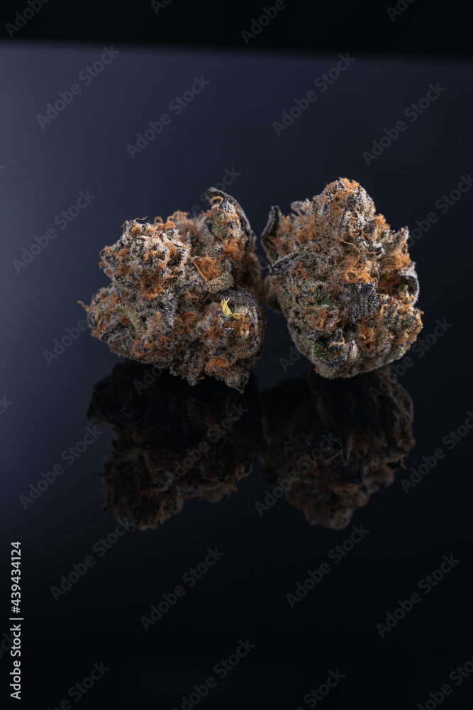 Cannabis Flower Macro - Strain: Cereal Milk
