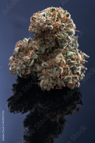 Cannabis Flower Macro - Strain: Clementine 4