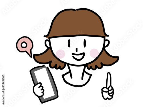 スマホで行き先を調べる女性