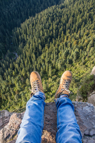 Pies sobre las montañas