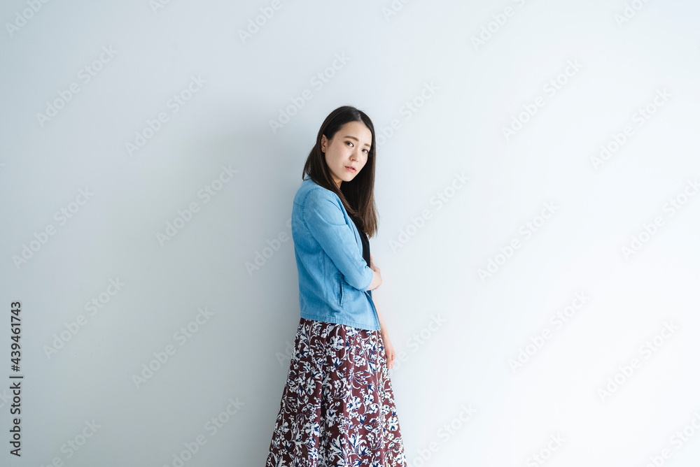 クールな女性 クールな女性