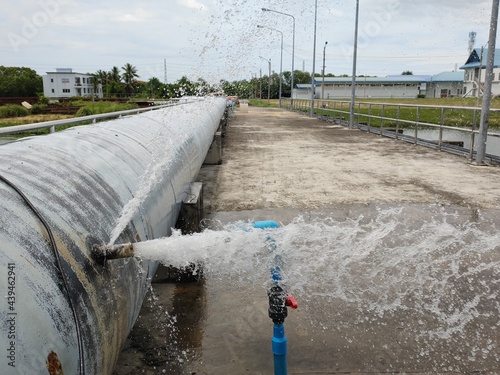 The water leak for the main water supply pipe is broken.