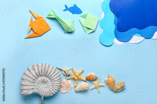 Paper fishes and sea waves ...