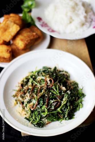 rice with green vegetables with spicy taste