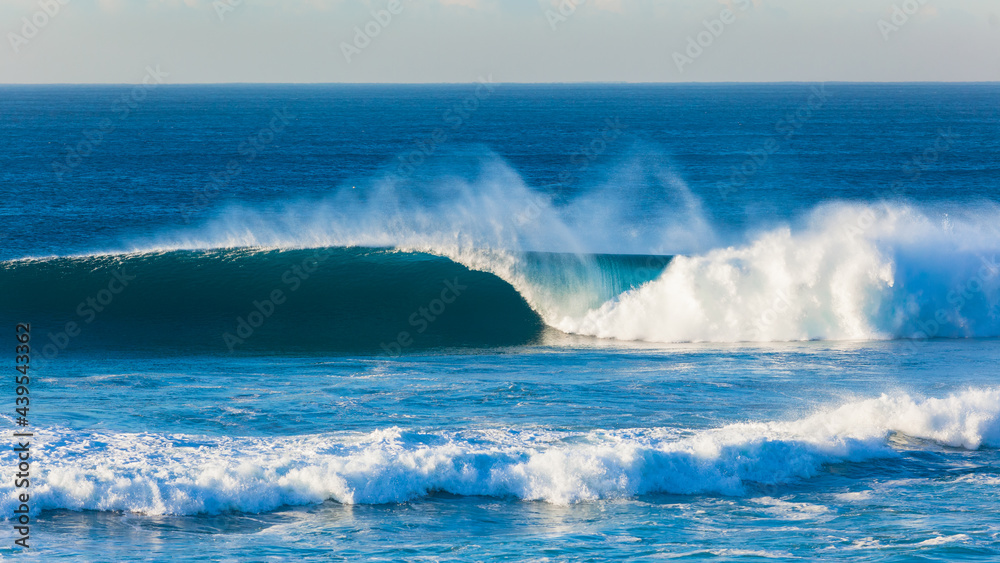 Ocean Wave Hollow Crashing Blue Water Power Scenic Sea Horizon