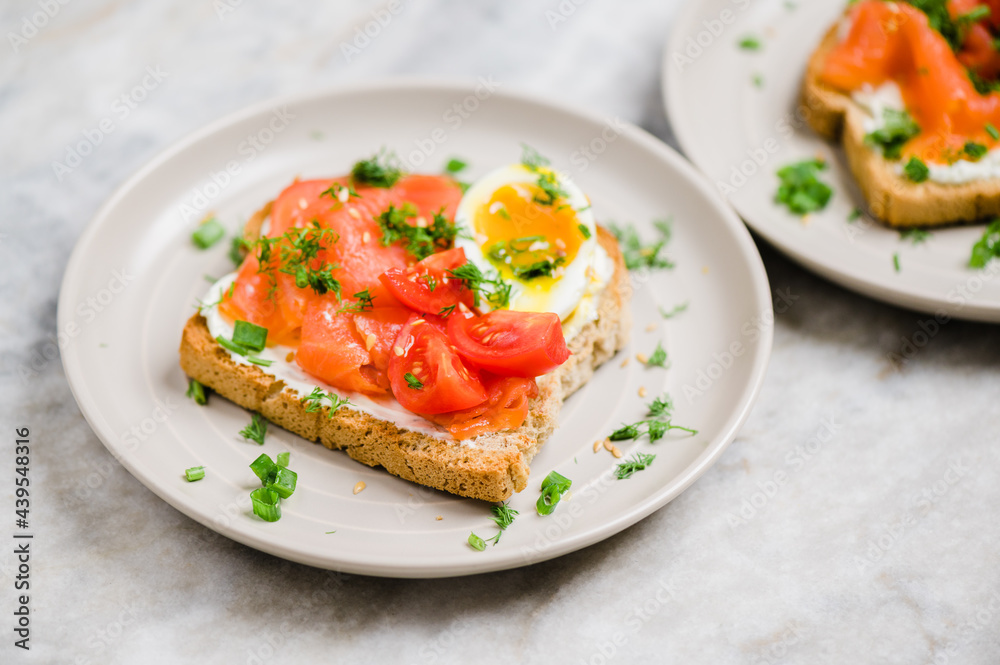 Salmon bruschettas with cream cheese Salmon bruschettas with cream cheese