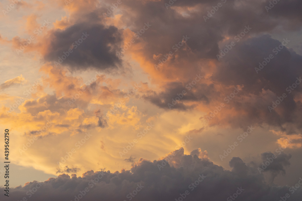 Obraz premium Spectacular clouds. Colorful sunset, cloudspace.
