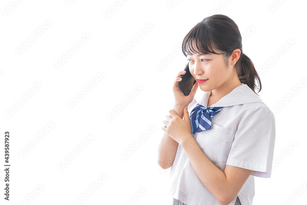 スマホを使う学生