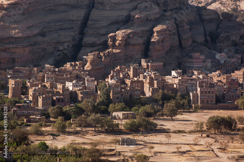 town in the valley of Wadi Dhar in Yemen photo