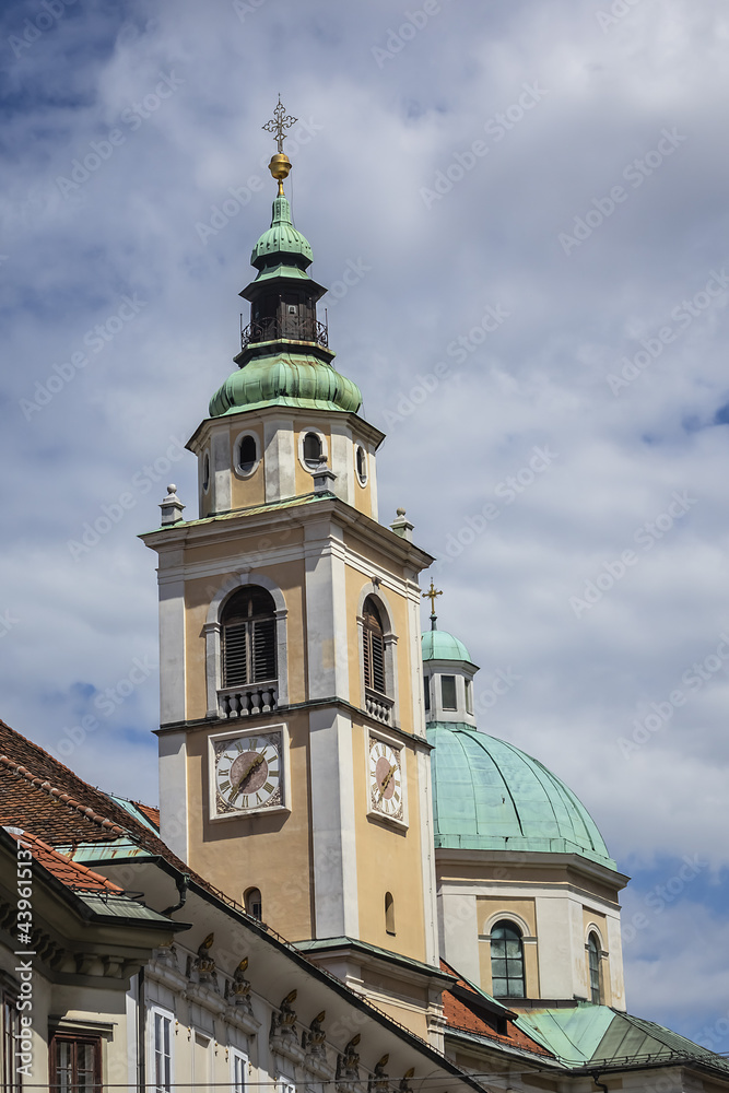 Fototapeta premium Cathedral of St Nicholas (Cerkev sv Nikolaja, 1701 - 1706). Ljubljana, Slovenia.