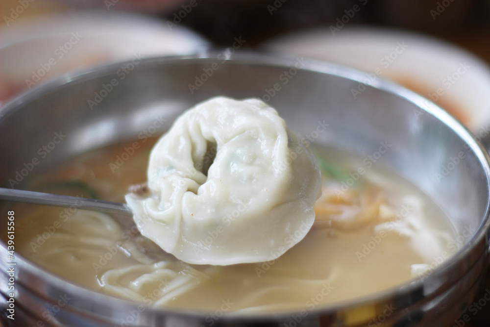 만두국(dumpling) 만두국(dumpling)
