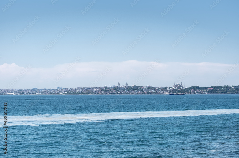 mucilage on the sea surface, istanbul, environmental disaster,