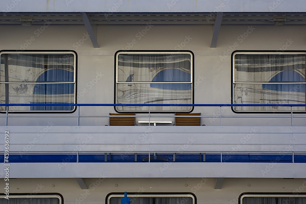 the environment on board the tourist ship