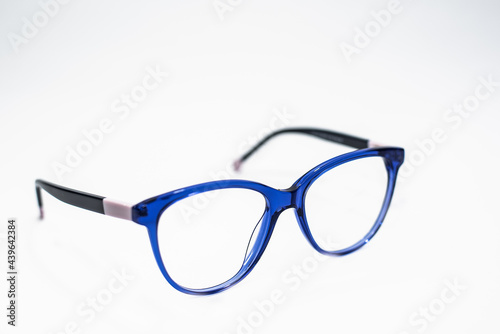 Images of glasses for general use