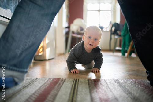 Baby: Crawling baby