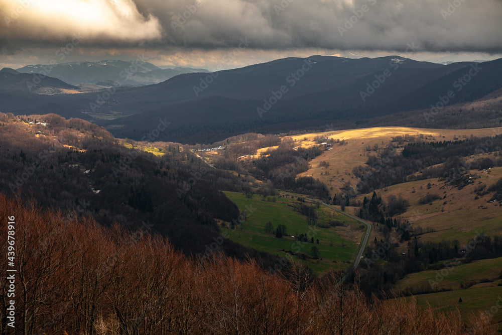Jesienny krajobraz górski, Bieszczady, Polska