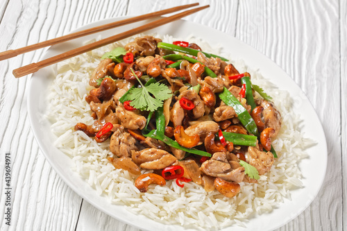 Tableau sur toile Thai cashew chicken stir fry with rice